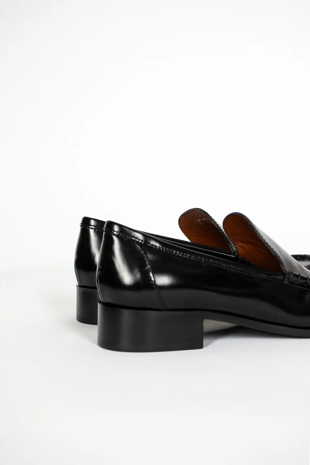 Initial Loafers Black