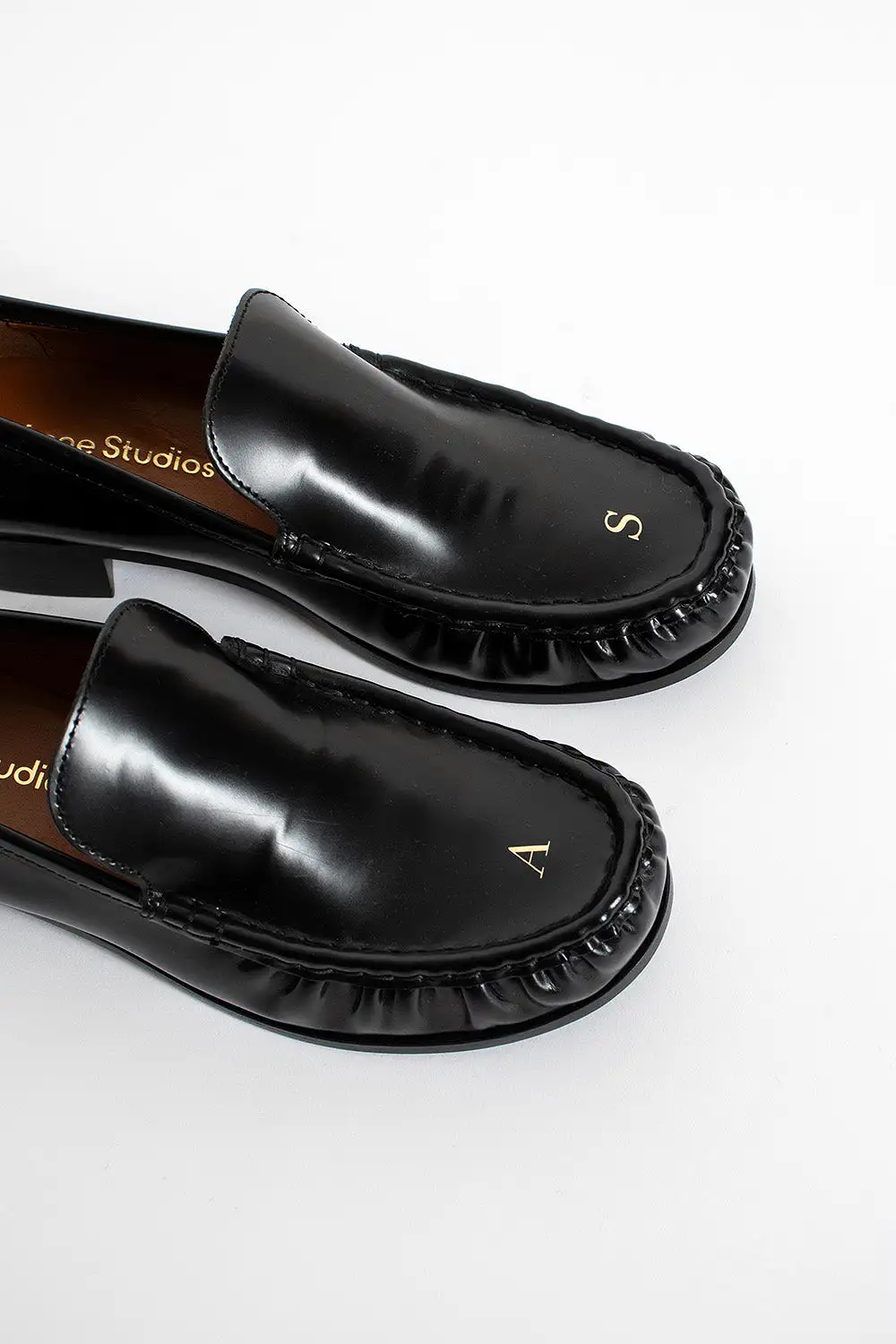 Initial Loafers Black