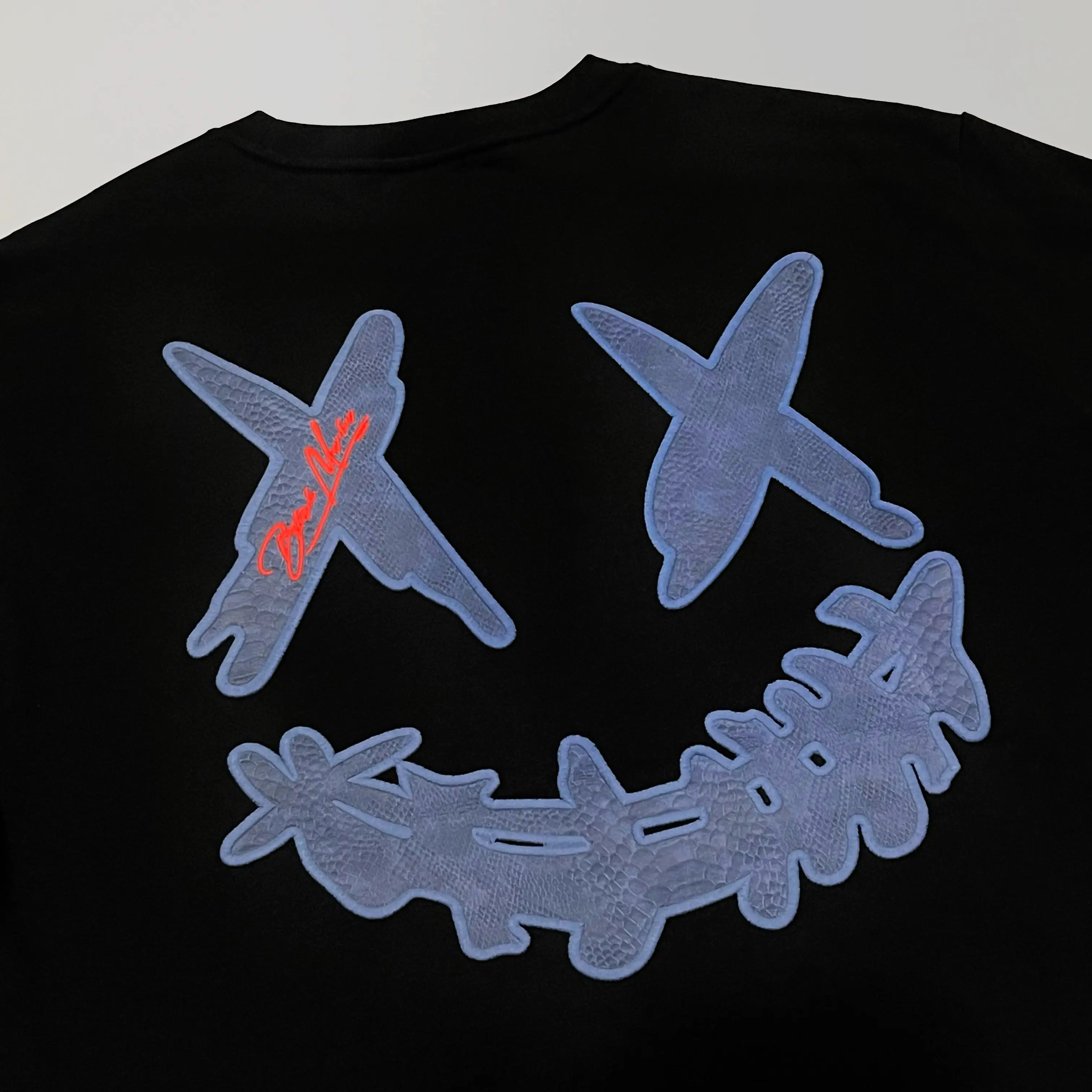 Rickyisclown [RIC] Mamba Embossed Smiley Tee Black Blue [R4220222B-N5]